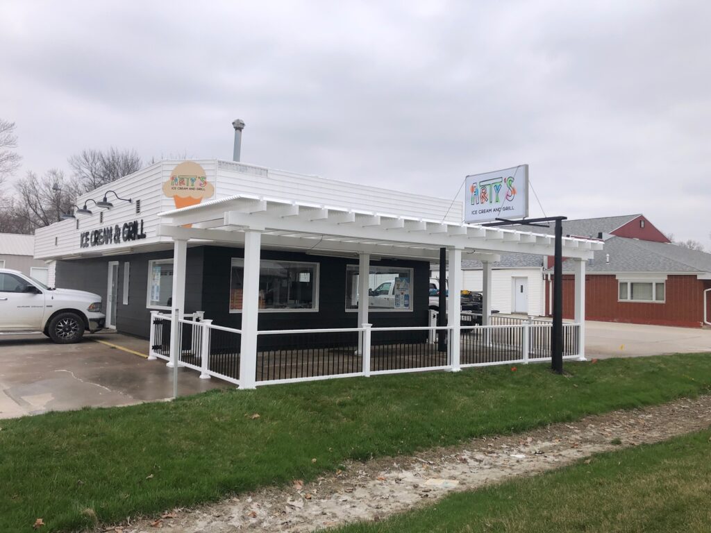 Outdoor eating area commercial pergola