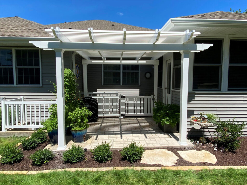 Freestanding shade pergola over a patio
